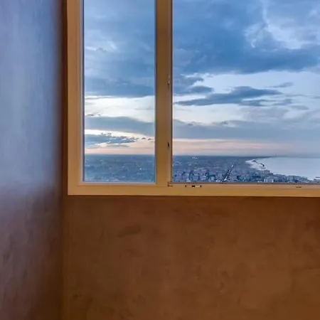 Deluxe In Favoloso Attico Vista Mare Гостевой дом Римини